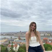 Estudiante de psicología con nivel B2 en ingles y fluidez, ya que he estado un año viviendo en el extranjero